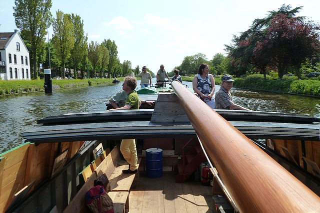 Cruising the canal from Delft to The Hague