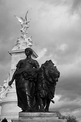 Victoria Memorial (III)
