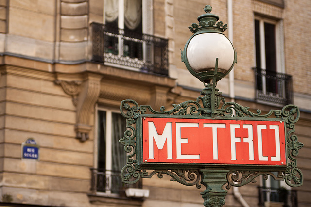 Paris metro sign