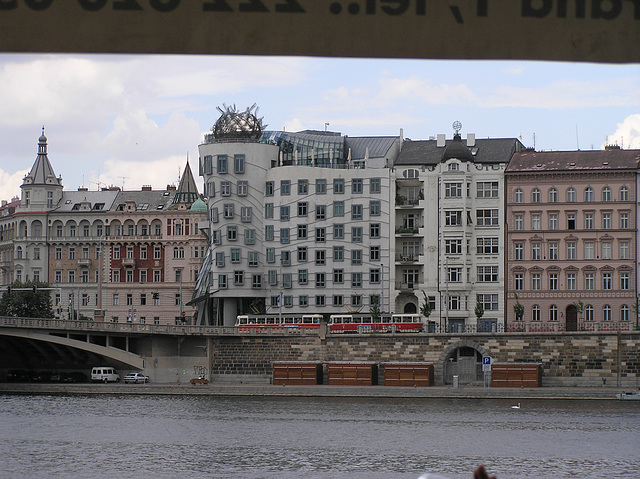 Tanzendes Haus in Prag