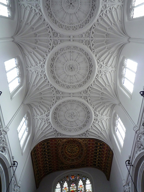 Fan-vaulted ceiling