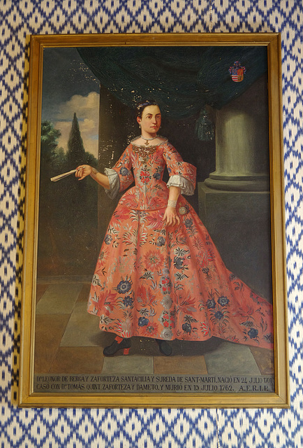 Dña LEONOR