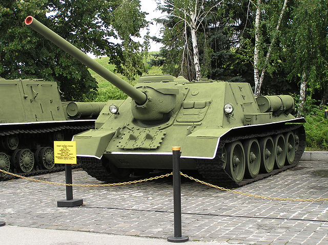 SU-100 100-mm Kanone