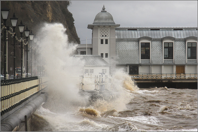 High tides and wind