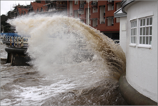 High tides and wind