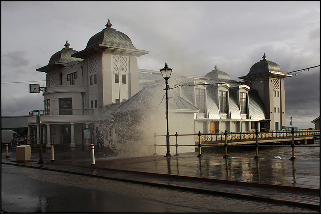 High tides and wind