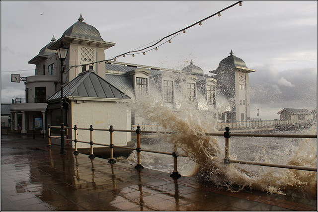 High tides and wind