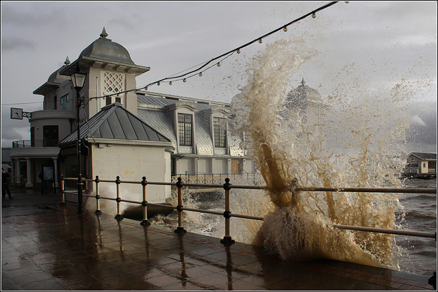 High tides and wind