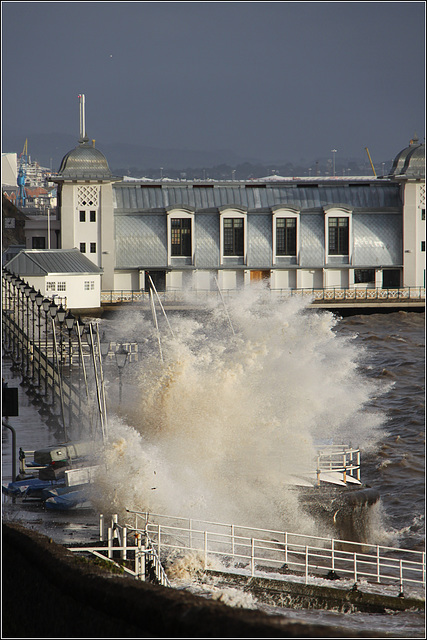 High tides and wind