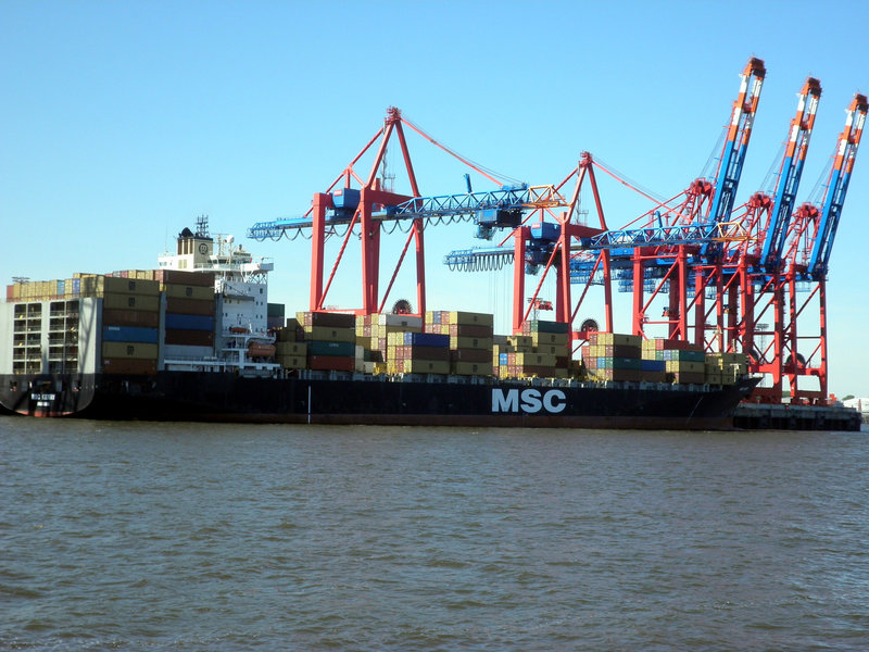 Containerschiff   MSC  KERRY