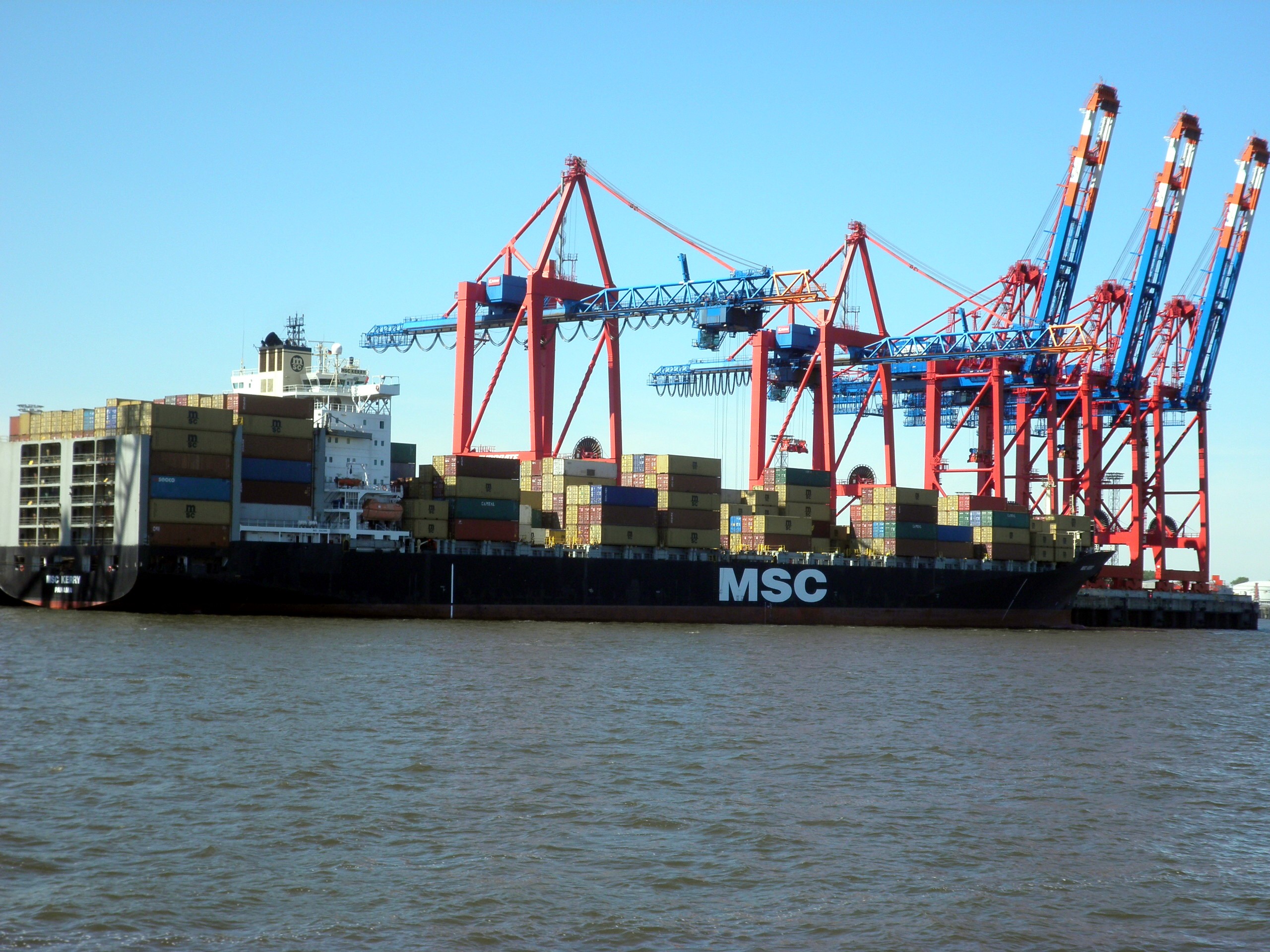 Containerschiff   MSC  KERRY