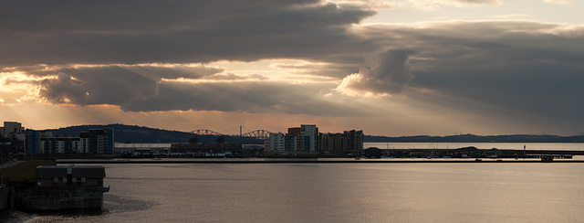 Crepuscular rays over the Forth