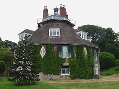 A La Ronde- Sixteen-sided House