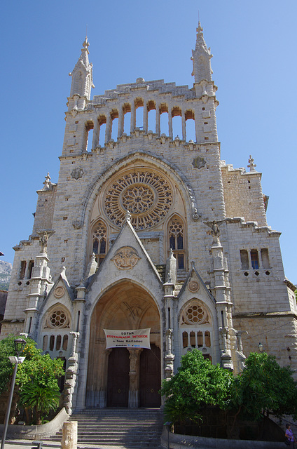 the distinctive north facade of Sant Bartomeu, Sóller