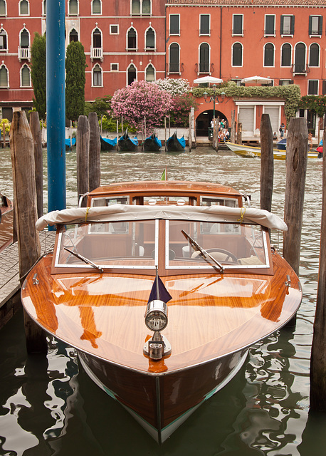 Water taxi