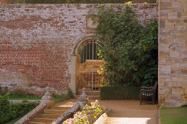 the side gate