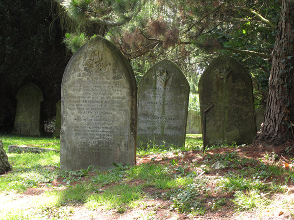 Churchyard, St Giles the Abbot, Farnborough