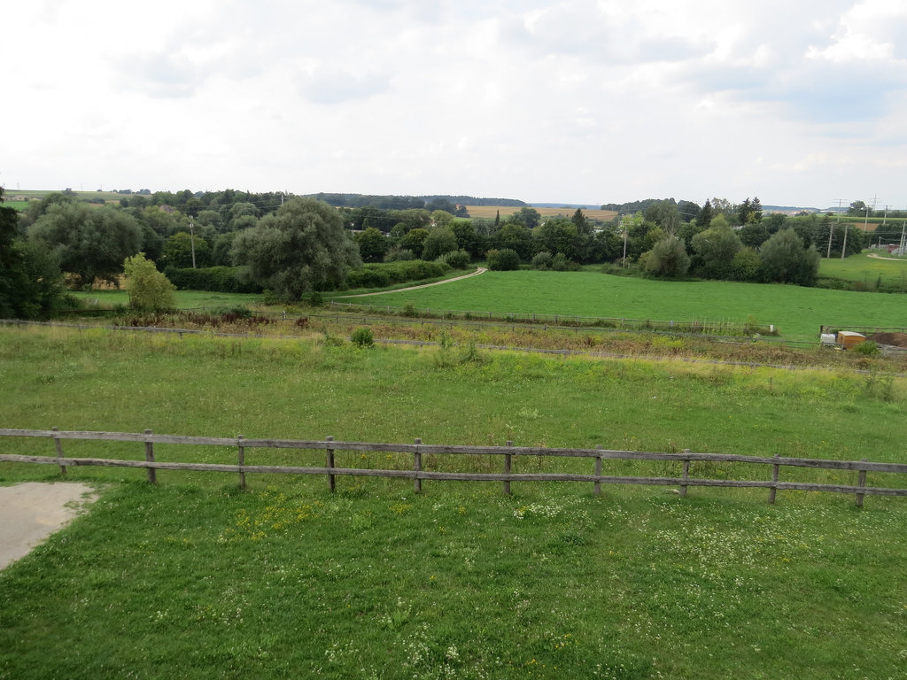 Weissenburg : le paysage vu depuis la porte nord.