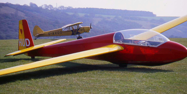 Glider and Tug at Rest