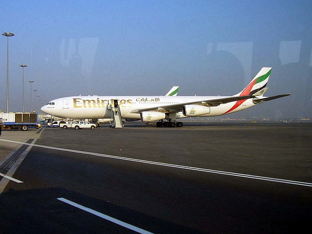 Emirates A340