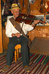 Roman Kumlik spielt Geige