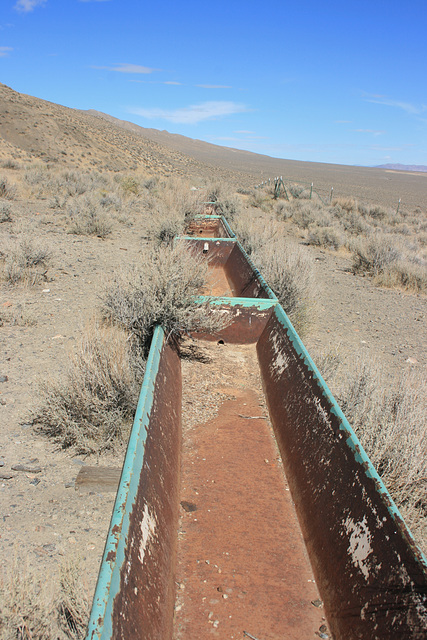 Dry watering trough