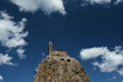Aiguilhe - Chapelle Saint-Michel sur piton volcanique