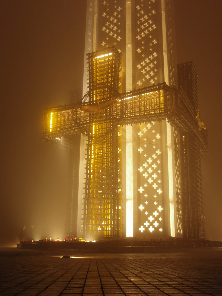 Holodomor Denkmal im Nebel