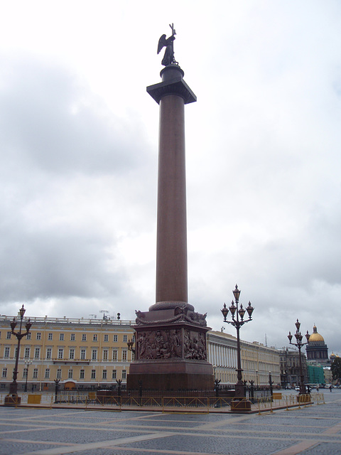 die Alexandersäule am Palastplatz