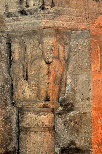 Chapiteau de l'église Notre-Dame de la Couture