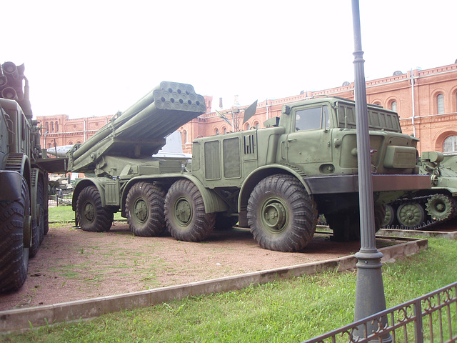 9K57 BM-27 Uragan (Hurrikan)