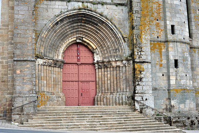 Portail de l'église de Bressuire - Deux-Sèvres