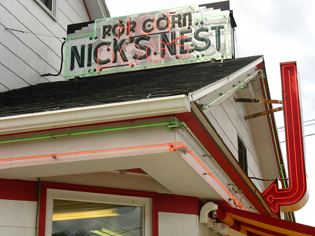 Nick's Nest, Holyoke