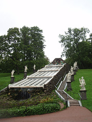 Peterhof -- Springbrunnen "Schachenberg"