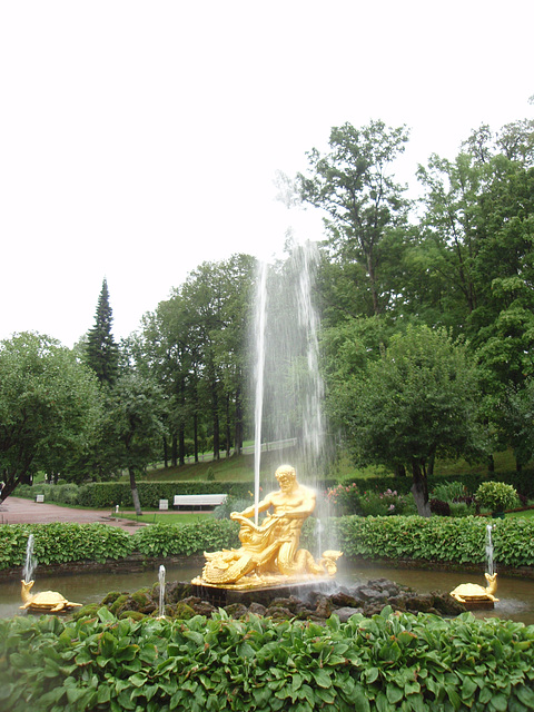 Peterhof -- Springbrunnen "Triton"