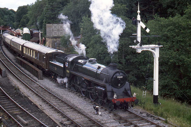 75029 with Pullman Coaches at Goathland