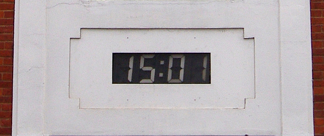 15:01 - White Cube O'Clock