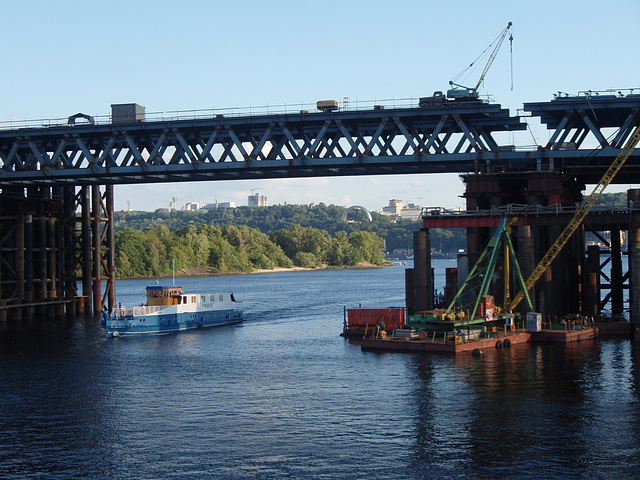 unter der zukünftige Brücke