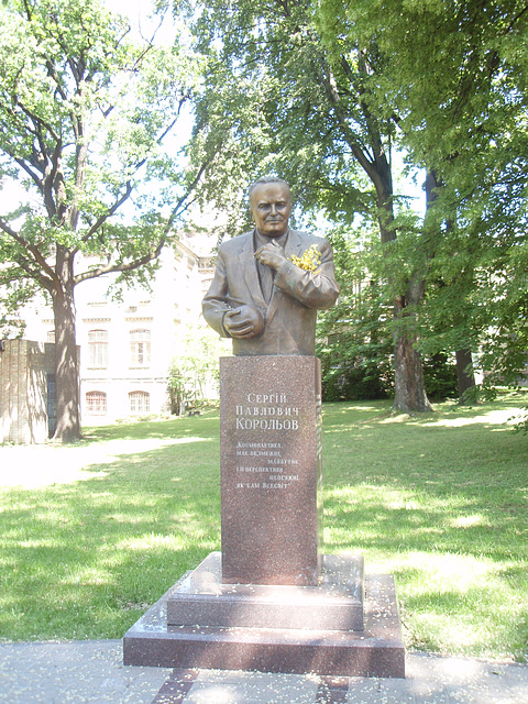 Koroljow Denkmal in NTUU-KPI Koroljow Denkmal in NTUU-KPI