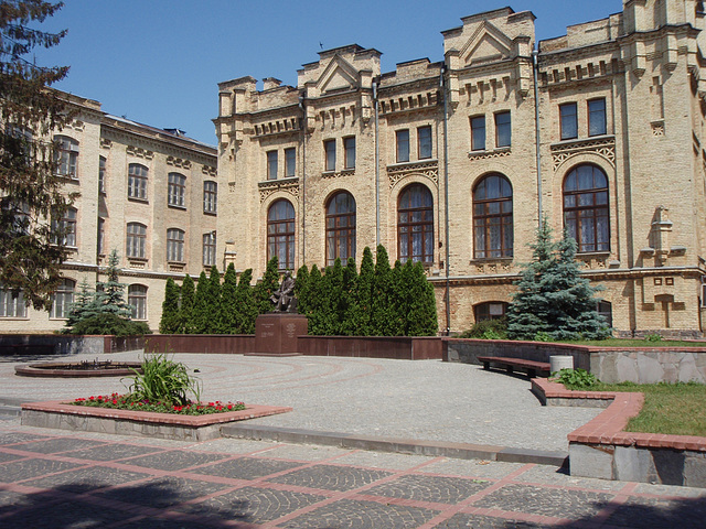 Paton Denkmal in NTUU-KPI Paton Denkmal in NTUU-KPI