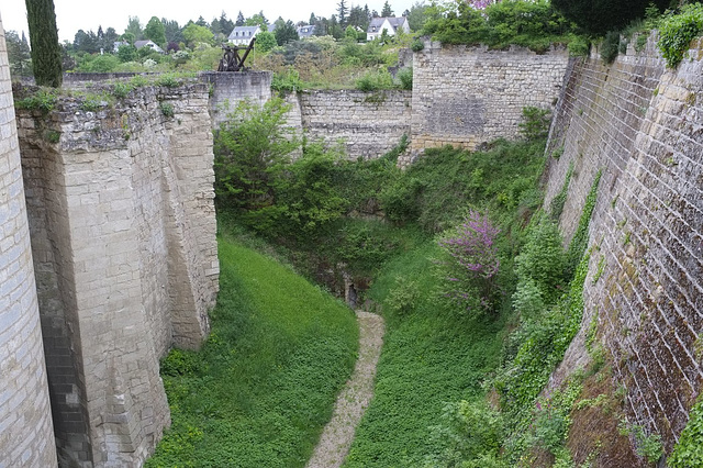 Les fossés du fort de Coudray du Château de Chinon