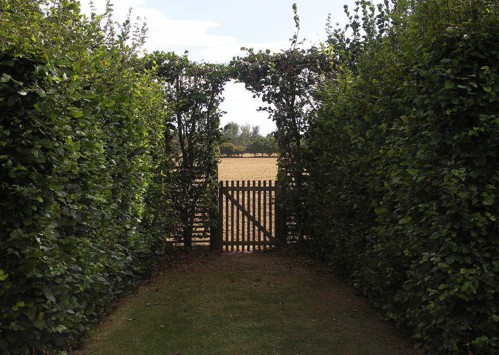 Gate