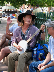 Banjo Player, Plaza