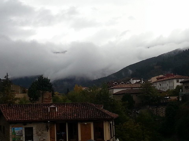 Potes en un día de lluvia