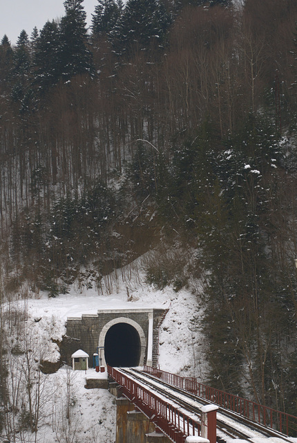 die Brücke und der Tunnel