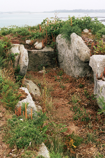 Ancient grave, Cruther Hill, St Martin's