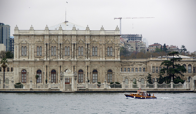 Dolmabahçe Sarayı