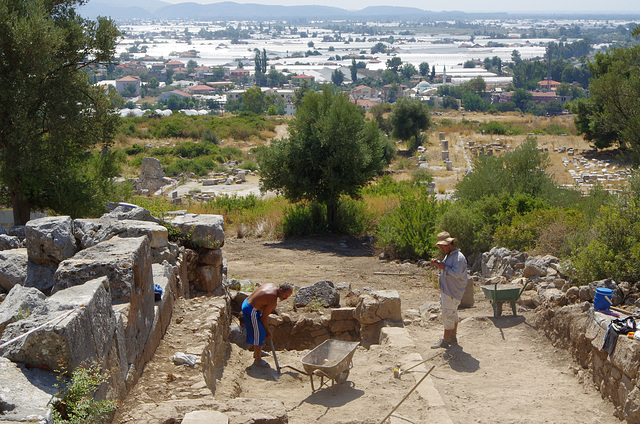 hot archaeologists at work