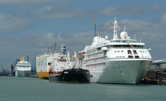 Silver Cloud at Southampton (1) - 9 June 2013