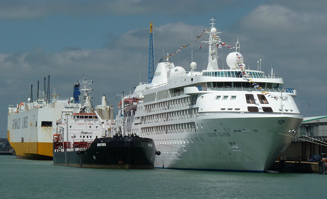 Silver Cloud at Southampton (2) - 9 June 2013